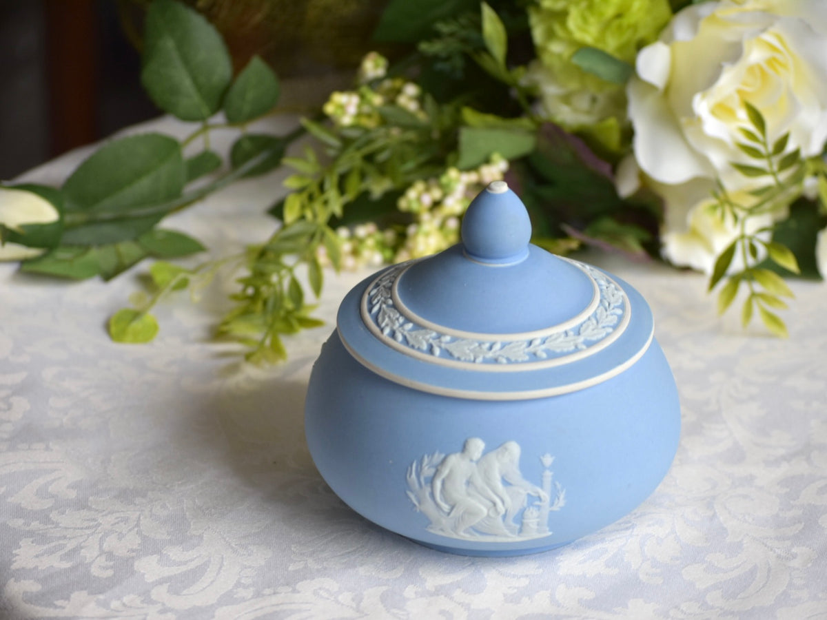 アンティークウエッジウッド【WEDGWOOD- Jasper ware】シンプルな